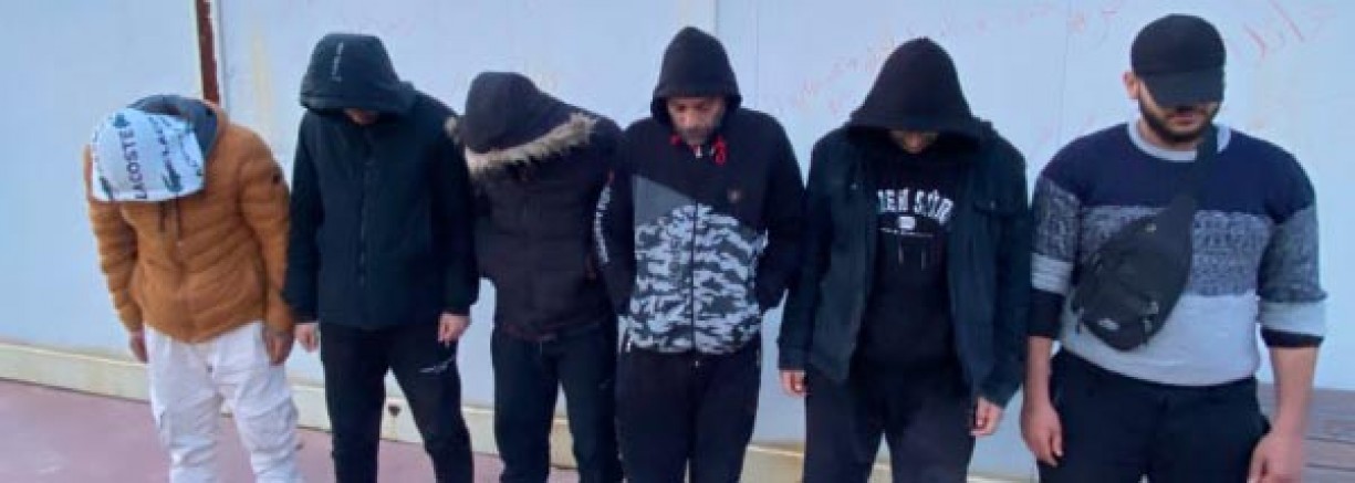 Çeşme'de jandarmadan göçmen kaçakçılığı operasyonu: 9 kişi yakalandı