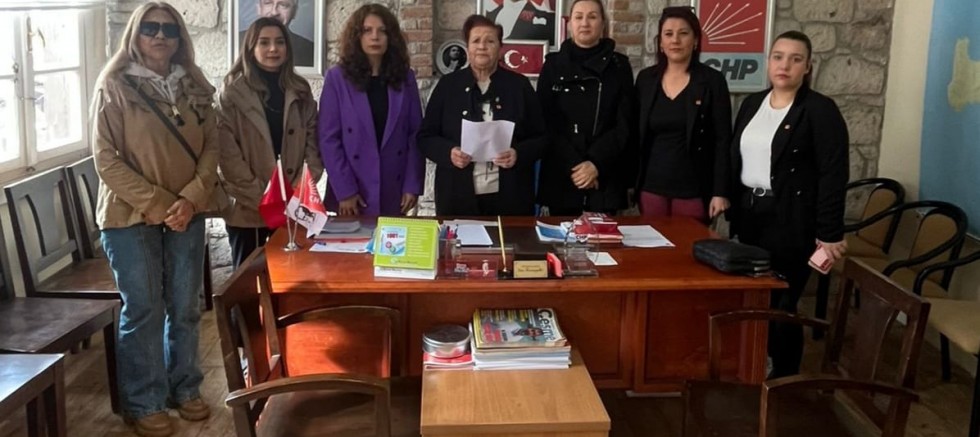 CHP Çeşme Kadın Kolları'ndan eş zamanlı 8 Mart açıklaması