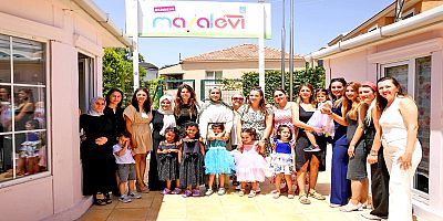 Başkan Denizli'den çocuklara karne, annelere sertifika