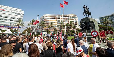CHP İzmir 30 Ağustos'u kutladı