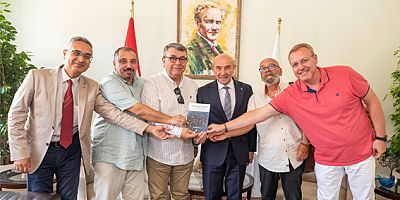 İzmirli gazeteciler anılarını bir kitapta topladı  “Nerede Haber Orada Biz”